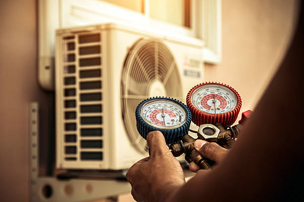 Professional Heat Pump Repair technician working in Scurry, TX